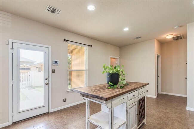 Building Photo - 711 Heritage Springs Trail