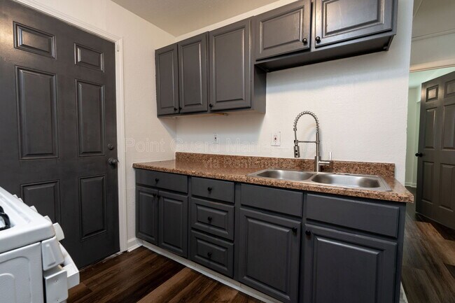 Building Photo - 1318 N Piatt Ave