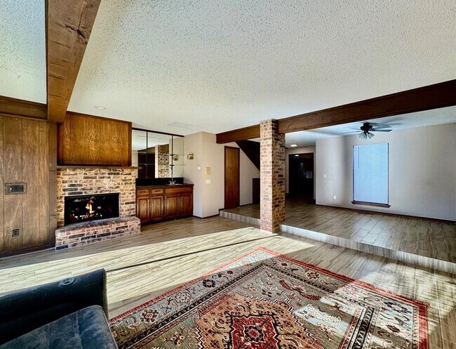 Building Photo - 1622 Windhill Ave