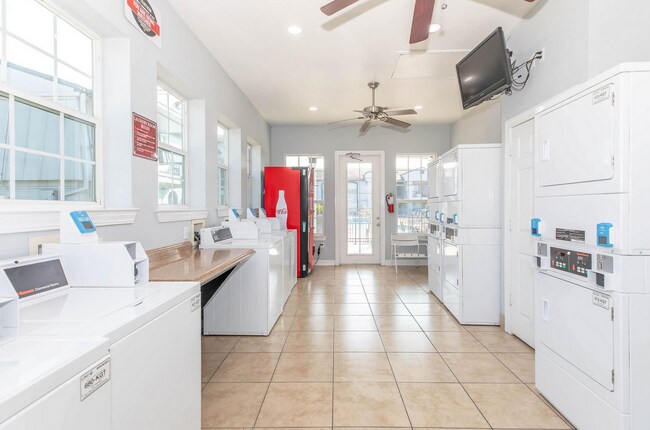 Building Photo - Pelican Reef Apartments A