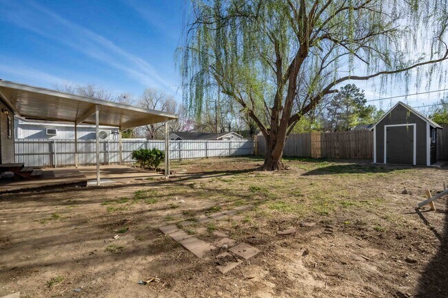 Building Photo - 3 Bed / 1 Bath in North Tulsa! Section 8 Welcomed!