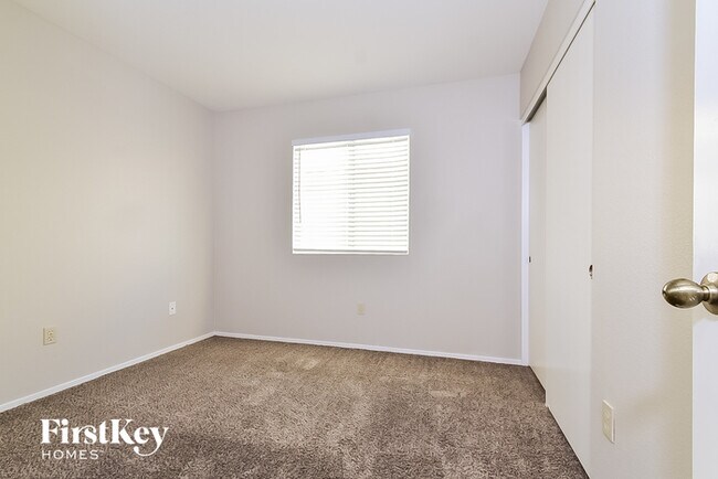 Building Photo - 5232 Velazco Ln