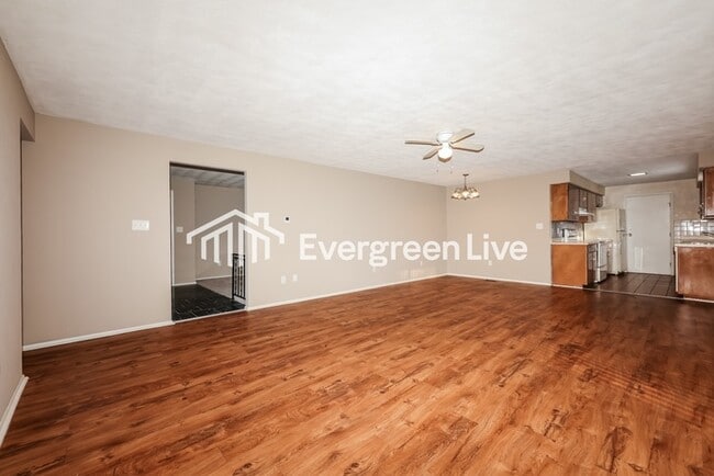 Building Photo - 755 Ellsworth Dr