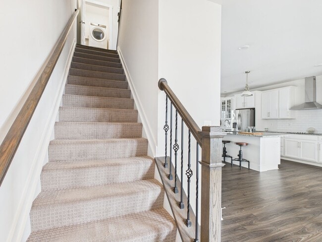 Building Photo - 6 Flatwater Row