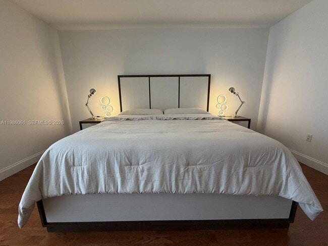 Building Photo - 20505 E Country Club Dr