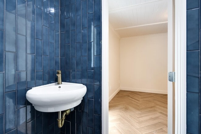 Building Photo - 1023 Greencliff Rd