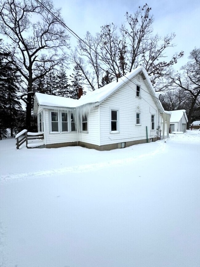 Building Photo - 5134 E Apple Ave