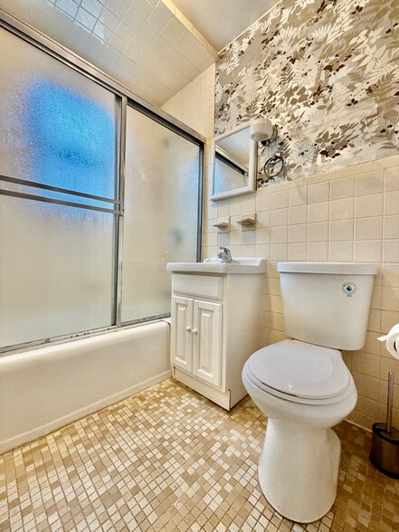 Building Photo - 187 Rockne Rd