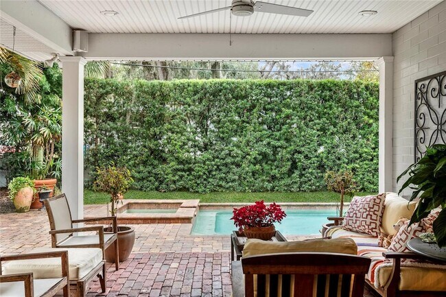 Building Photo - 1222 Lancaster Dr