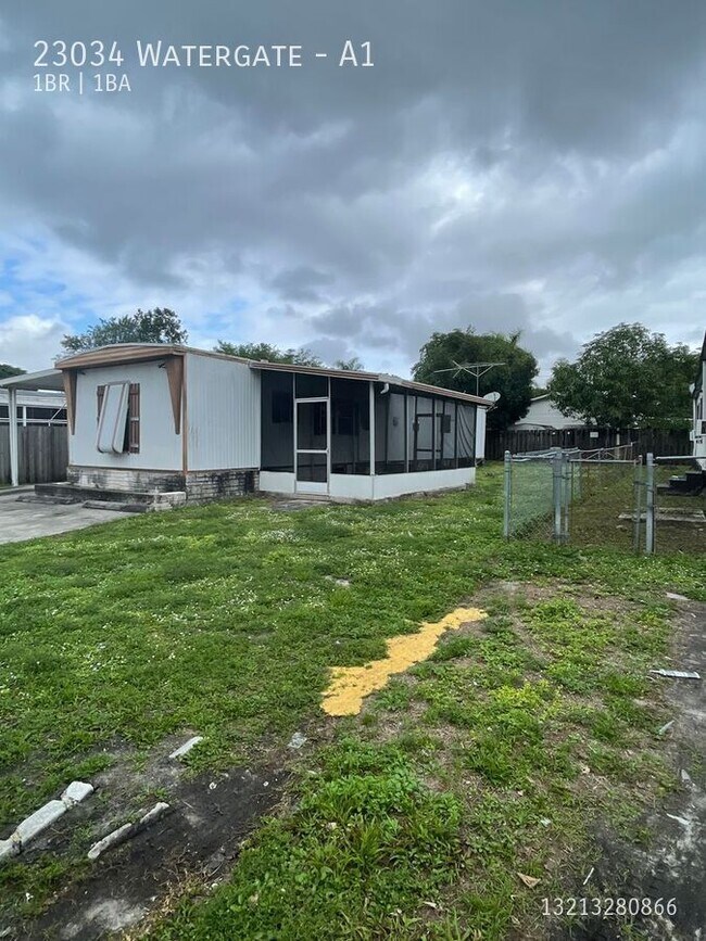 Primary Photo - 23034 Watergate-A1