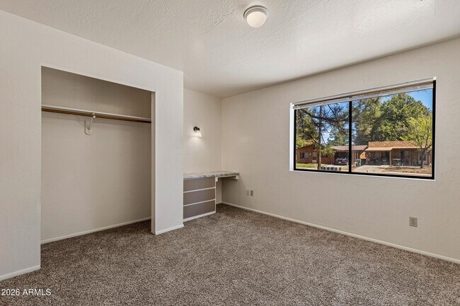 Building Photo - 118 E Paseo del Rio