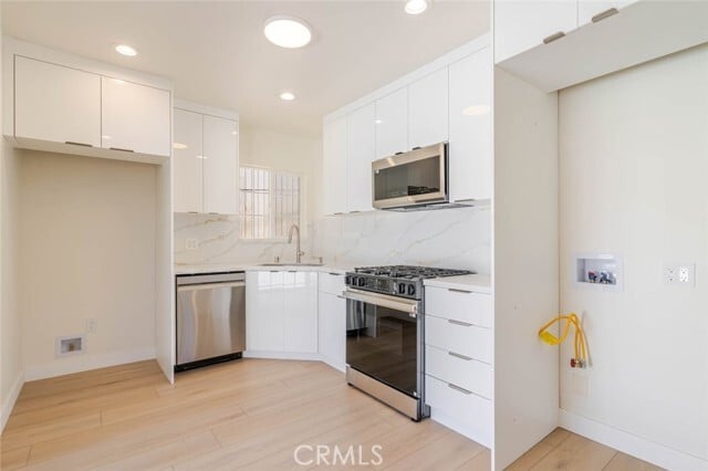 Building Photo - 320 E Dryden St