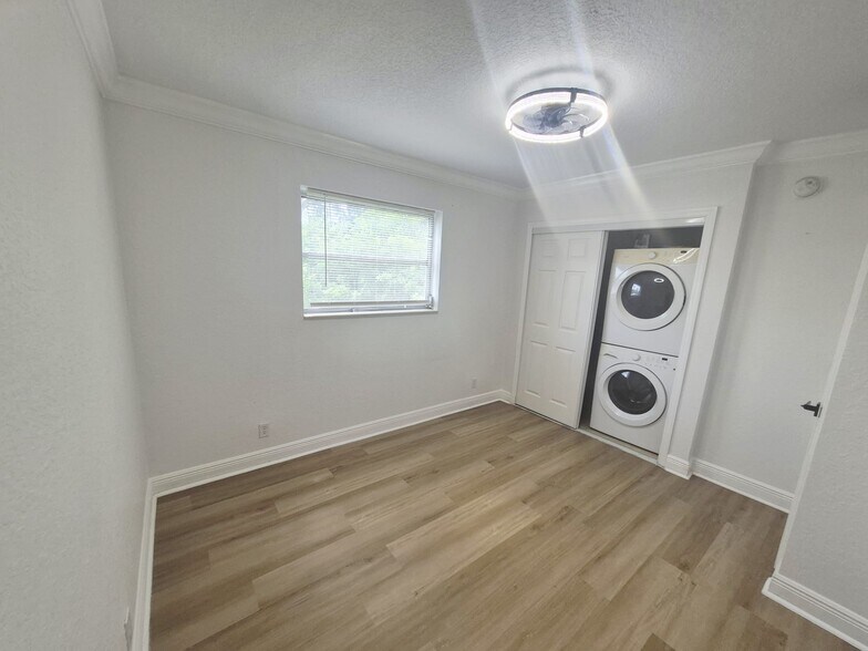 Building Photo - 5080 SW 64th Ave