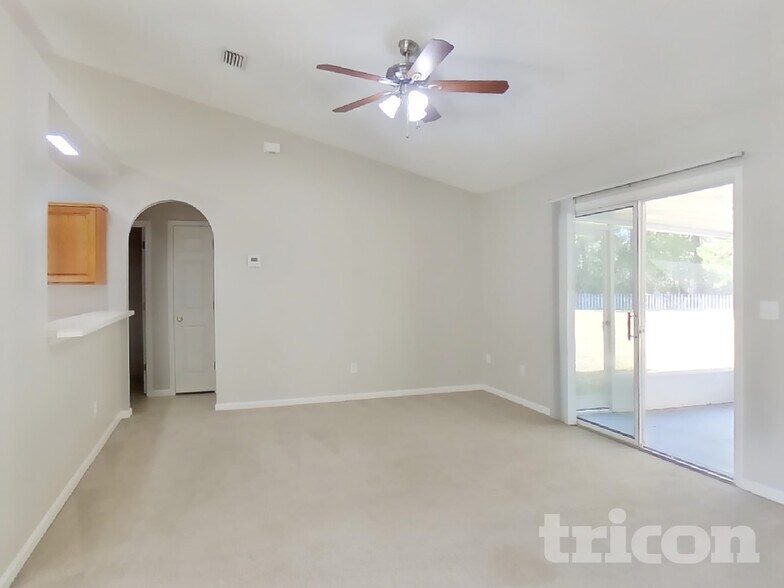 Building Photo - 2750 Archer St