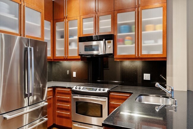 Building Photo - 128 Marlborough St