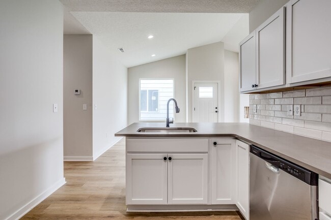 Building Photo - Auburn Villas- Maxwell Plan