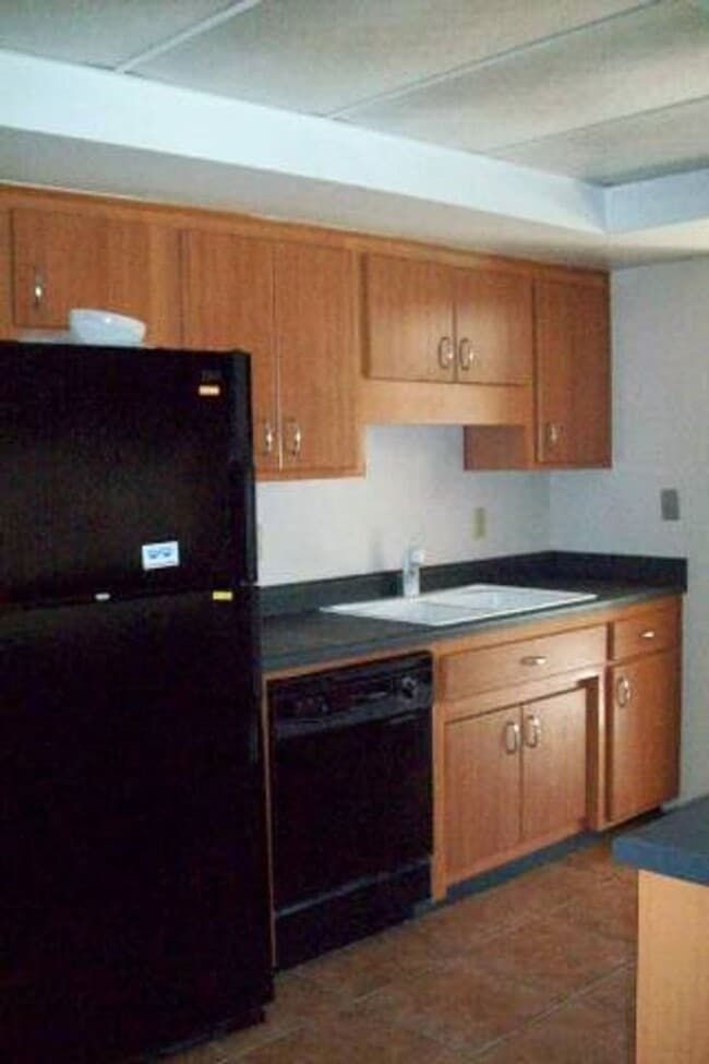 Building Photo - Spacious 4 Bed Home with Pool & Arizona Room