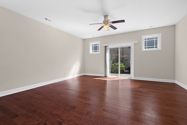 Building Photo - Beautiful 2-Bedroom Townhouse Near NCSU, Available June 15!