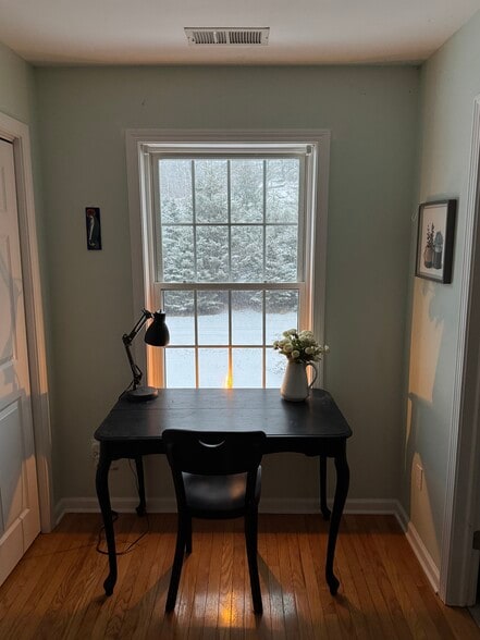 Workspace with lightning-fast wifi, view of Christmas tree farm - 81 Wiese Albert Rd