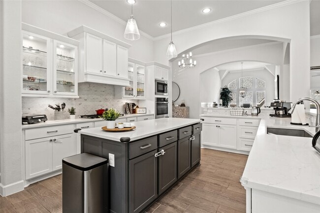 Building Photo - 5435 Farm Hill Way