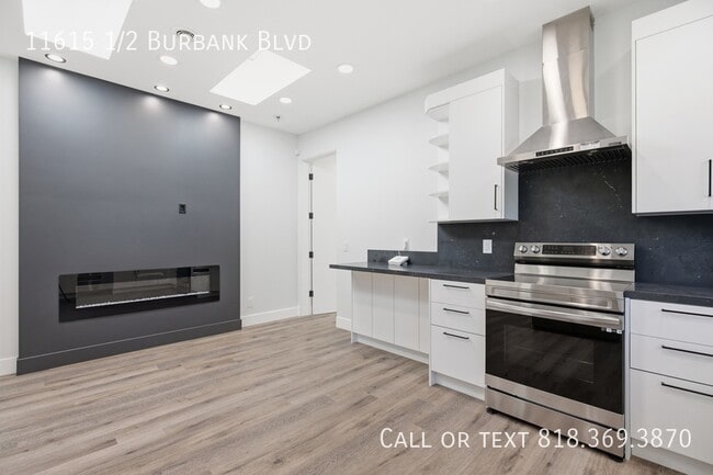 Building Photo - 11615 1/2 Burbank Blvd-