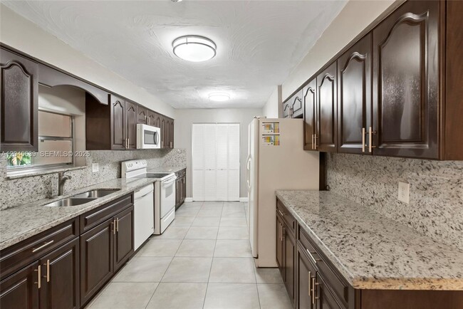 Building Photo - 5081 SW 95th Ave