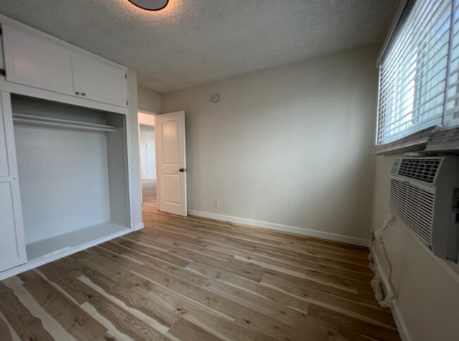 Building Photo - 4710 Vantage Ave