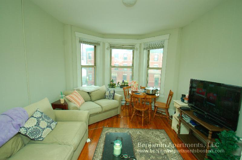 Building Photo - 883 Huntington Ave