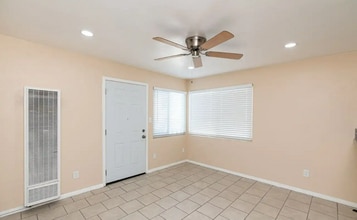 Building Photo - City Heights! RENOVATED 2-Bed, 1-Bath with
IN UNIT W/D