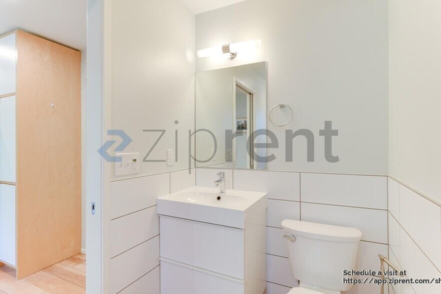 Building Photo - 1601 South Main St