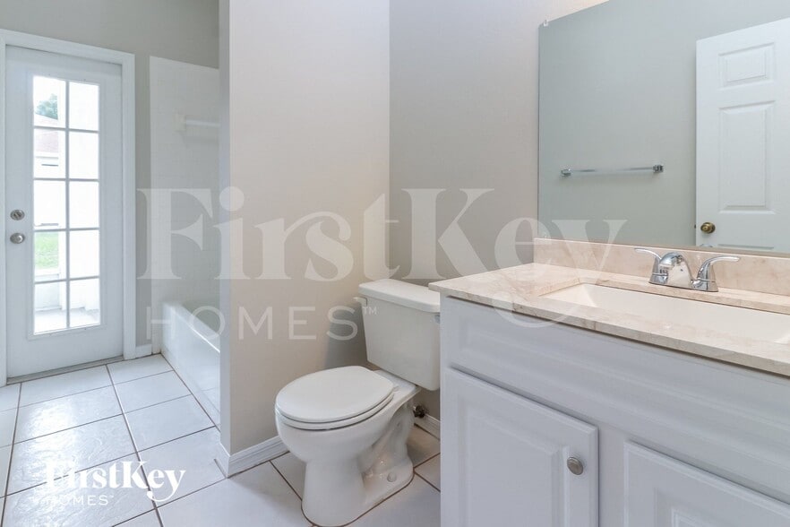 Building Photo - 11805 Cliffwood Ct