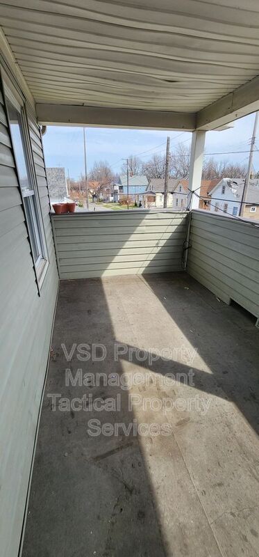 Building Photo - 3484 W 60th St