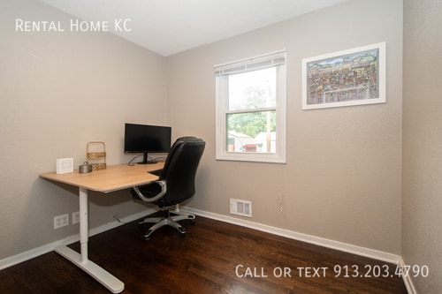 Building Photo - 6217 Glenwood-