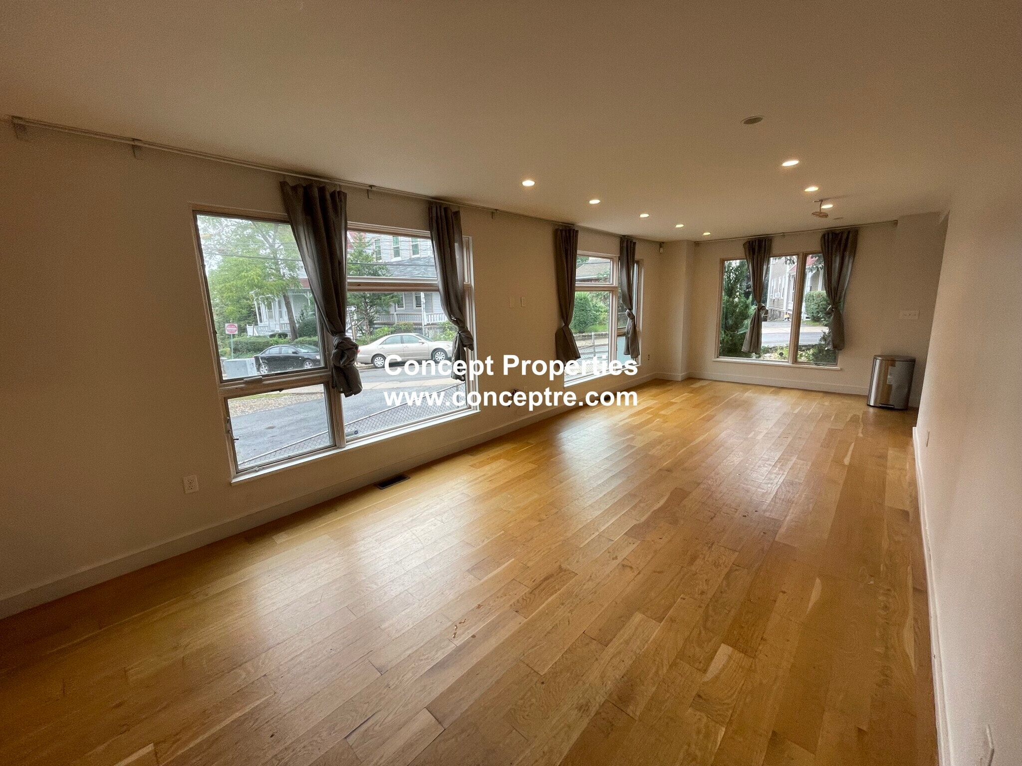 Building Photo - 39 Thornton St