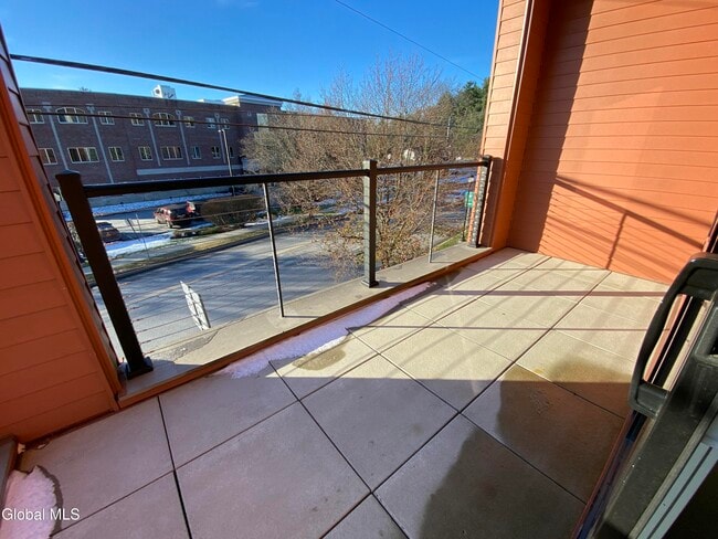 Building Photo - 2 West Ave