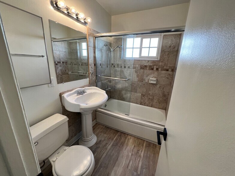 Building Photo - 12727 Matteson Ave