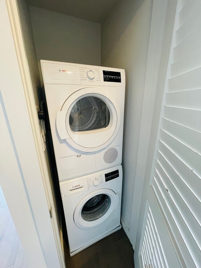 Building Photo - 1238 Sutter St