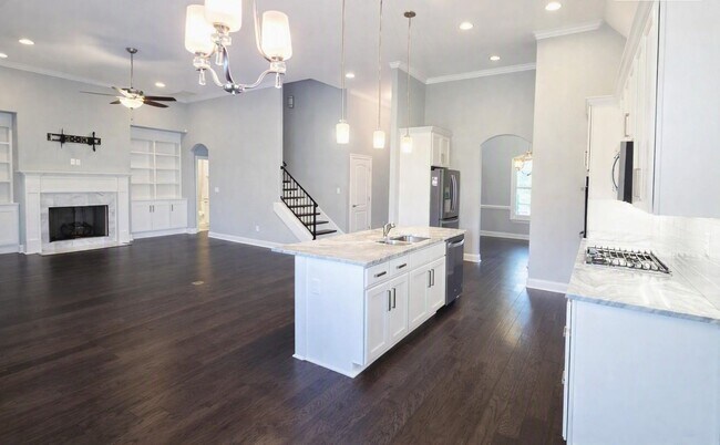 Building Photo - 30 Birkdale Dr