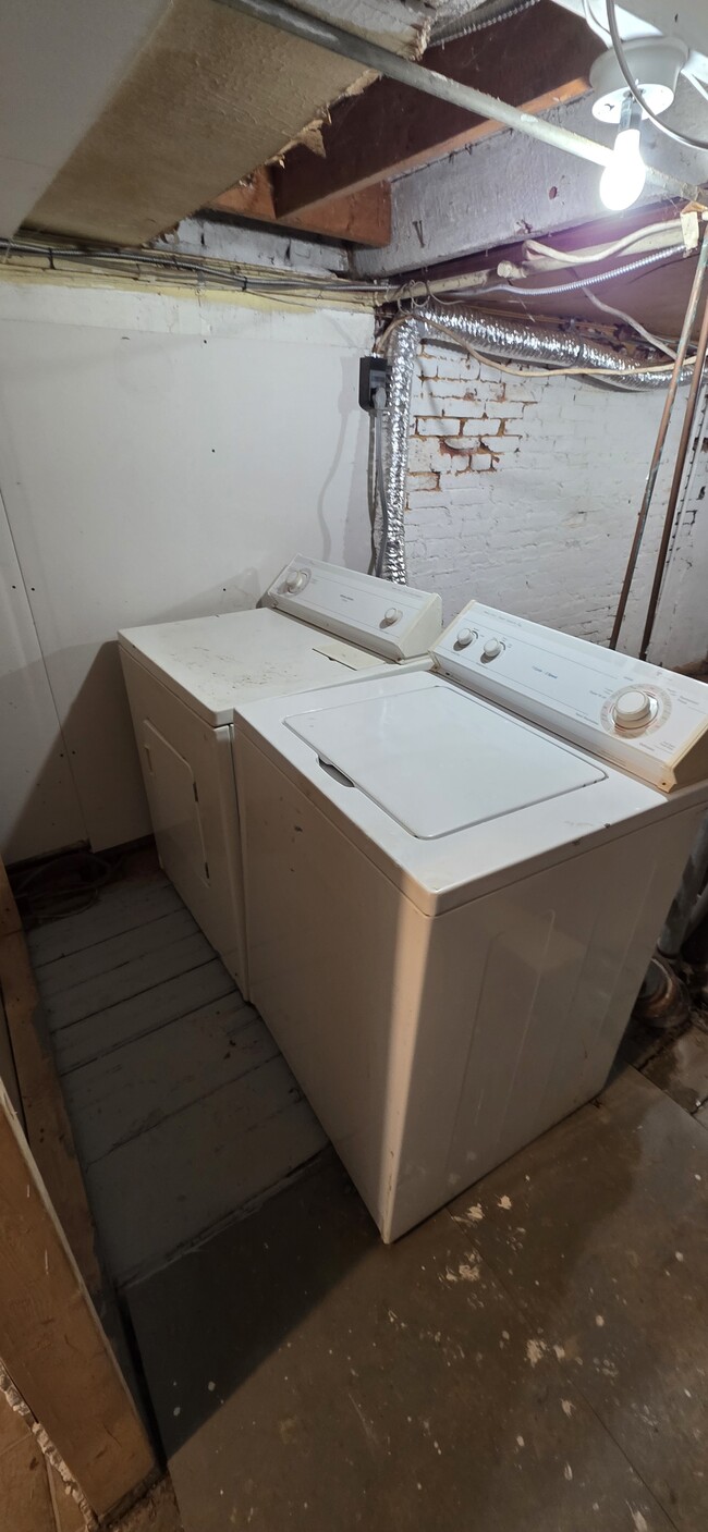 Building Photo - 1826 E Lafayette Ave