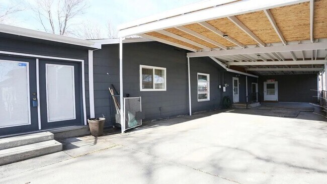 Building Photo - 623 N 16th St