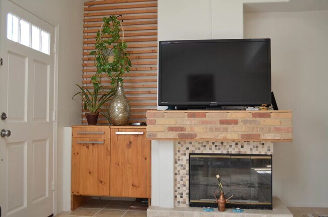 Building Photo - 12646 Carmel Country Rd