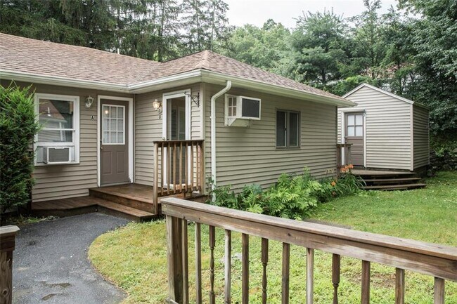 Building Photo - 2840 Hartford Ave