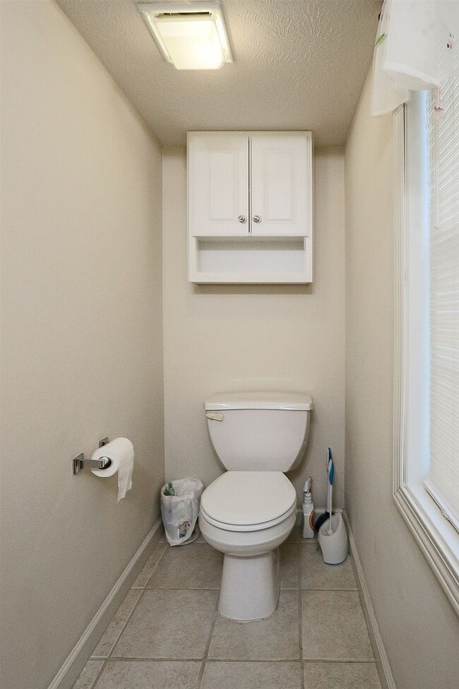 Building Photo - 2623 E Oaklawn Ct