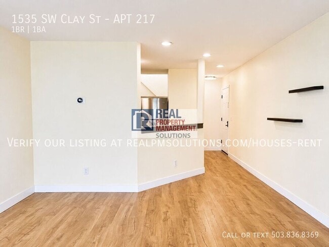 Building Photo - 1535 SW Clay St
