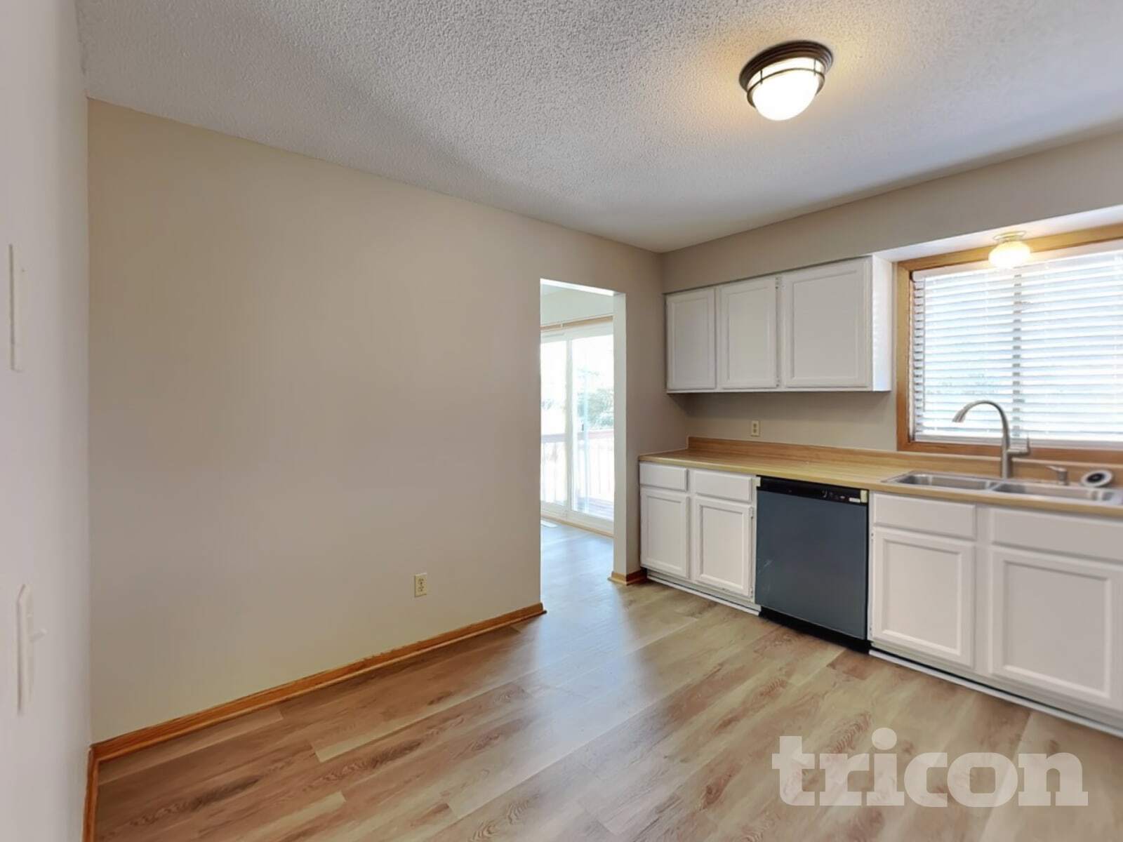 Building Photo - 11051 Quebec Ave N