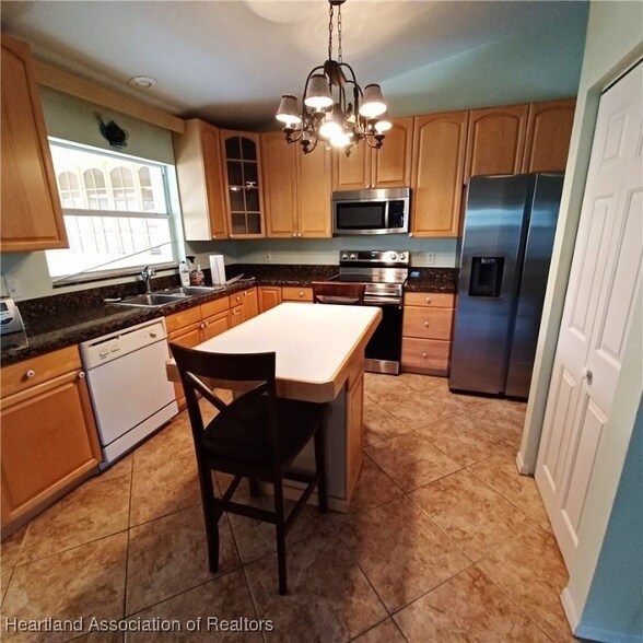 Building Photo - 3307 Healey St