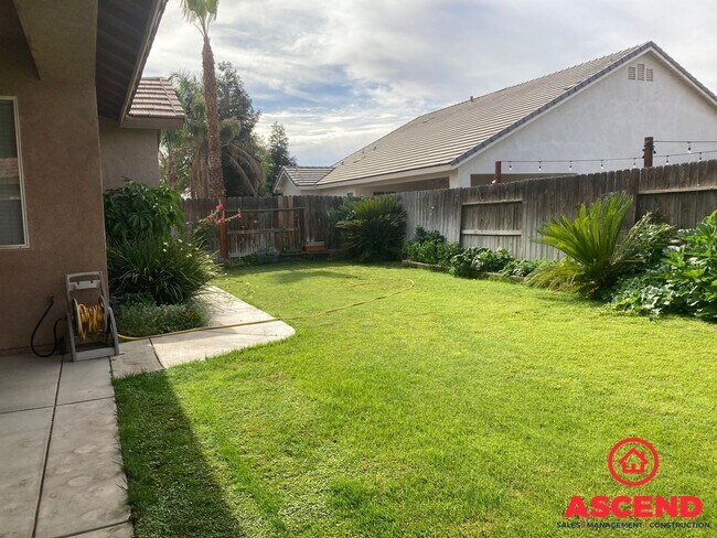 Building Photo - Gorgeous Home in the Southwest!