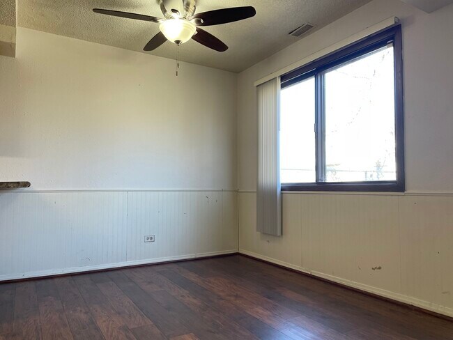 Building Photo - 1448 Merrimac Ln S