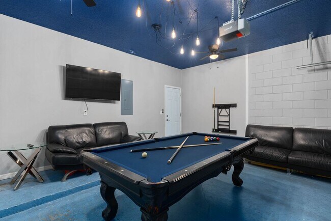 Building Photo - 248 Carrera Ave