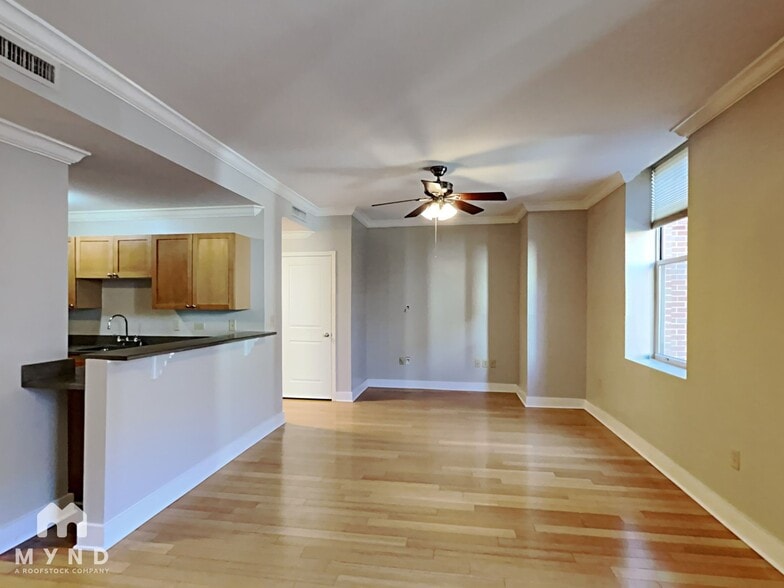 Building Photo - 985 Ponce De Leon Ave NE